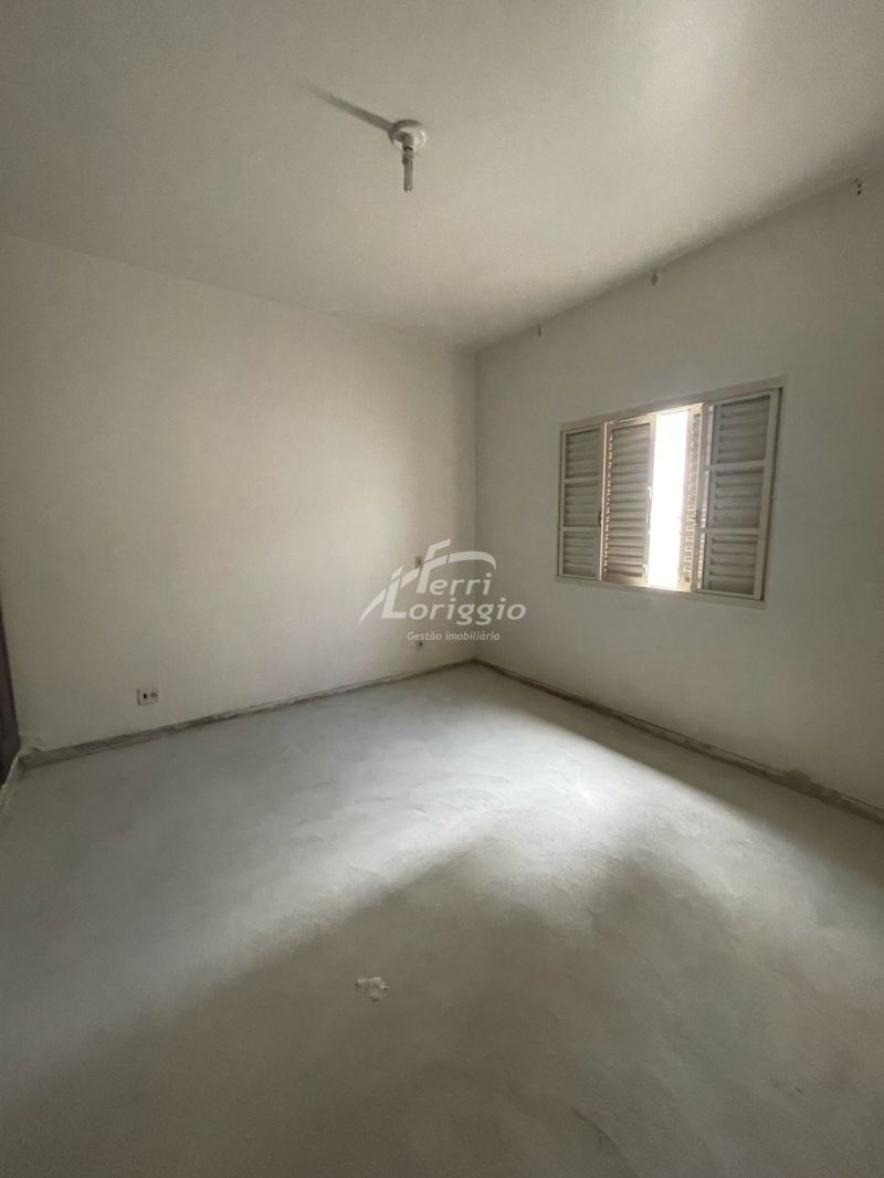 Casa com 4 quartos, 2 banheiros e 213m² para alugar no bairro Vila Paraiba, Guaratingueta