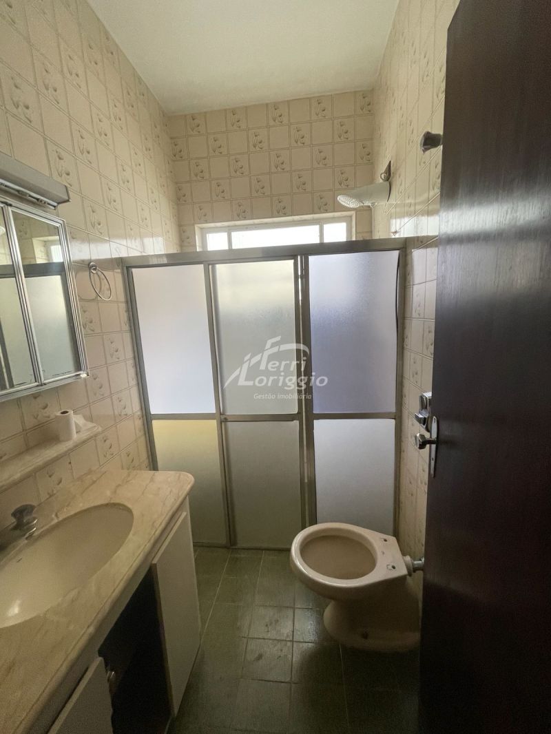 Casa com 4 quartos, 2 banheiros e 213m² para alugar no bairro Vila Paraiba, Guaratingueta