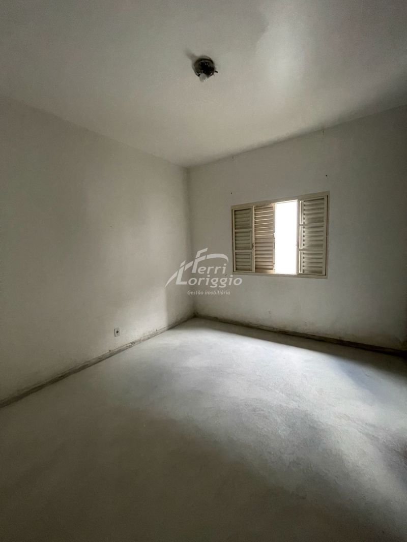Casa com 4 quartos, 2 banheiros e 213m² para alugar no bairro Vila Paraiba, Guaratingueta