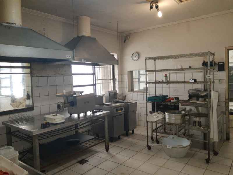 Ponto Comercial com 6 banheiros e 224m² para alugar no bairro Centro, Guaratingueta