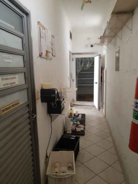 Ponto Comercial com 6 banheiros e 224m² para alugar no bairro Centro, Guaratingueta