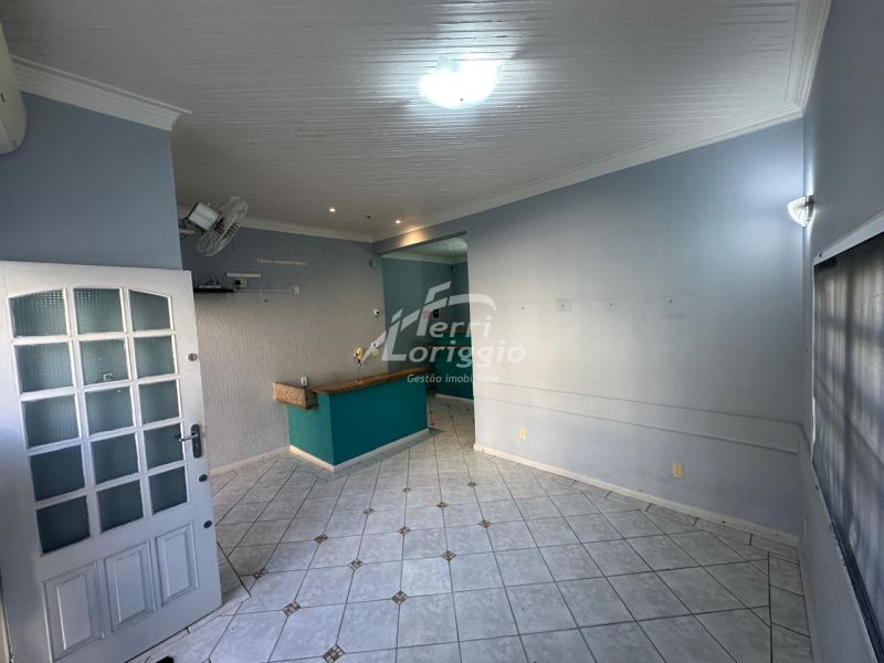 Ponto Comercial com 3 banheiros e 93m² para alugar no bairro Centro, Guaratingueta