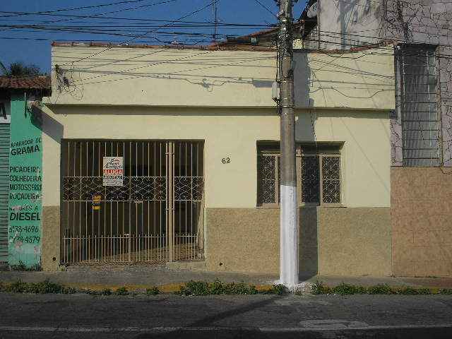 Casa com 5 quartos e 206m² para alugar no bairro Centro, Guaratingueta