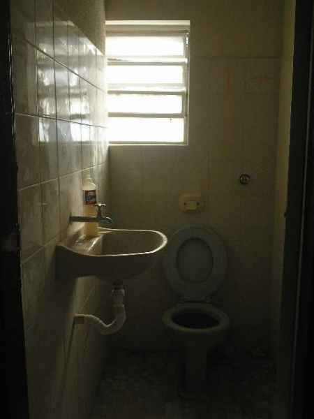 Casa com 5 quartos e 206m² para alugar no bairro Centro, Guaratingueta