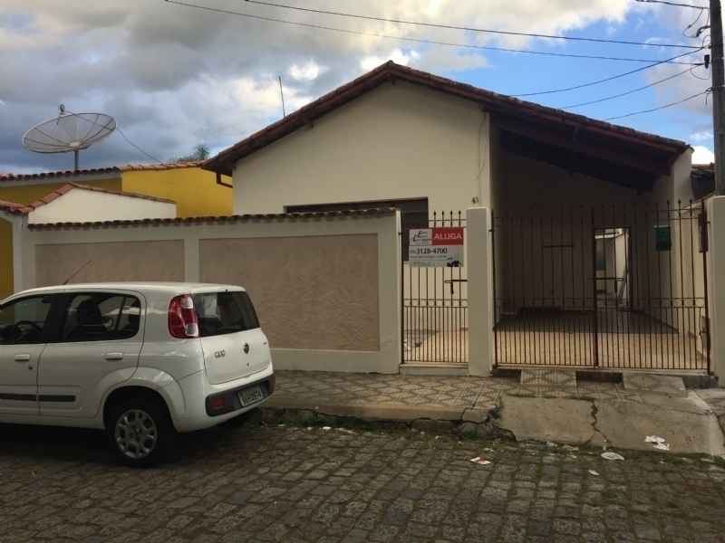 Casa com 3 quartos e 107m² para alugar no bairro Pedregulho, Guaratingueta