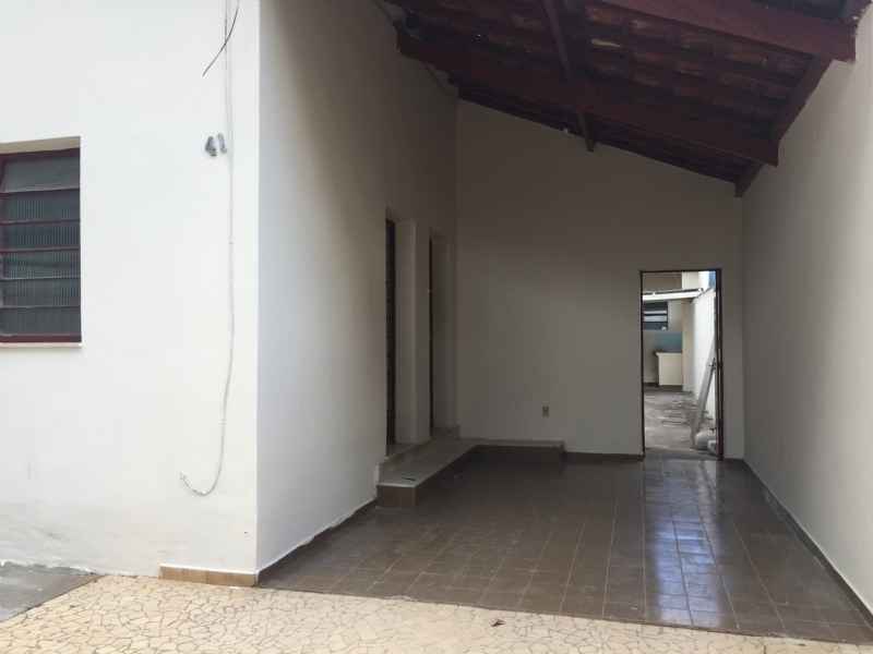 Casa com 3 quartos e 107m² para alugar no bairro Pedregulho, Guaratingueta