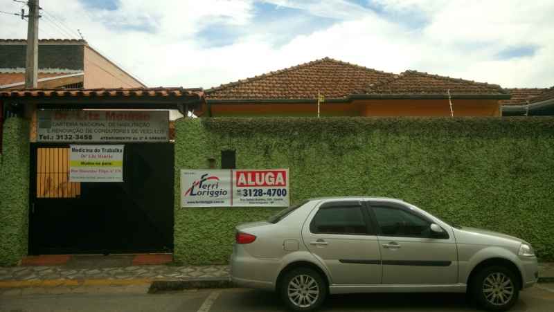 Casa com 4 quartos e 1 banheiro para alugar no bairro Centro, Guaratingueta