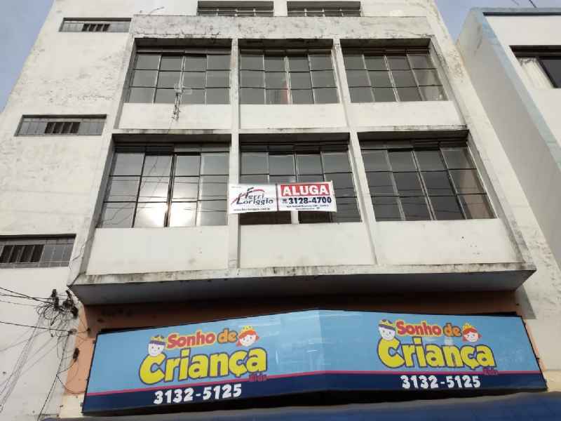 Sala com 84m² para alugar no bairro Centro, Guaratingueta