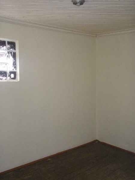 Casa com 4 quartos, 2 banheiros e 124m² para alugar no bairro Centro, Guaratingueta