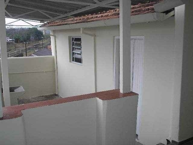Casa com 4 quartos, 2 banheiros e 124m² para alugar no bairro Centro, Guaratingueta