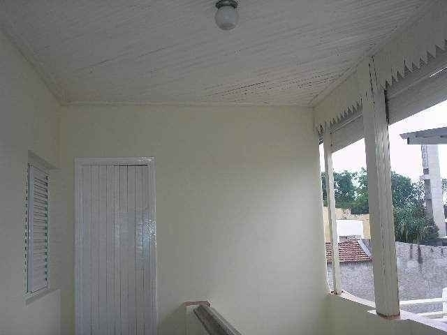 Casa com 4 quartos, 2 banheiros e 124m² para alugar no bairro Centro, Guaratingueta