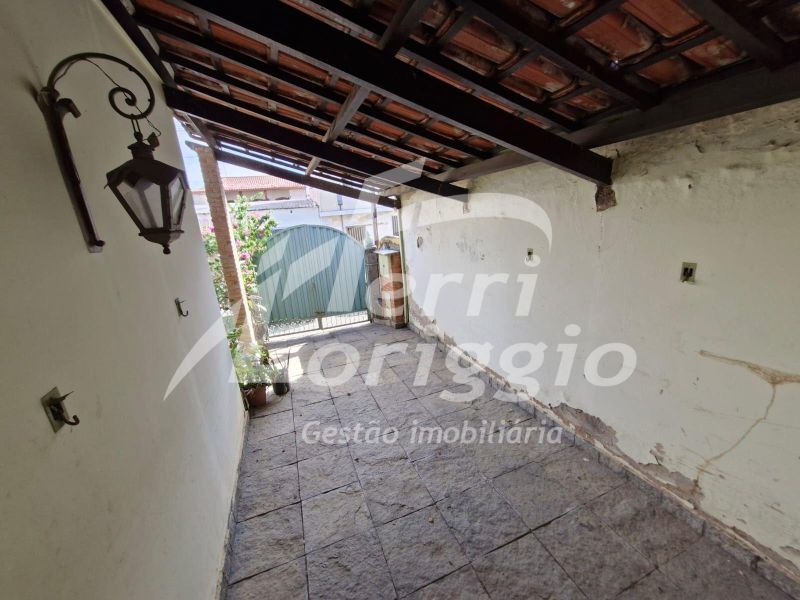 Casa com 3 quartos e 3 banheiros à venda no bairro Campo do Galvao, Guaratingueta