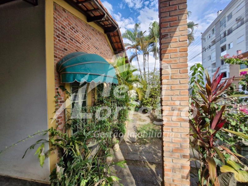 Casa com 3 quartos e 3 banheiros à venda no bairro Campo do Galvao, Guaratingueta