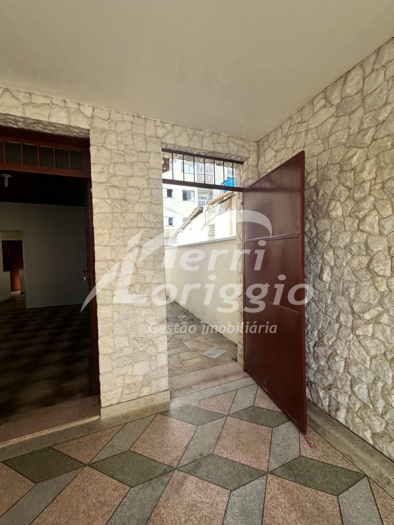 Casa com 3 quartos e 1 banheiro à venda no bairro Campo do Galvao, Guaratingueta