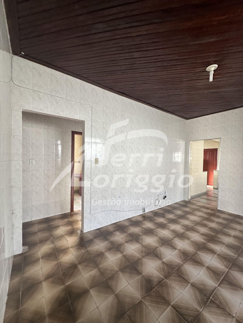 Casa com 3 quartos e 1 banheiro à venda no bairro Campo do Galvao, Guaratingueta