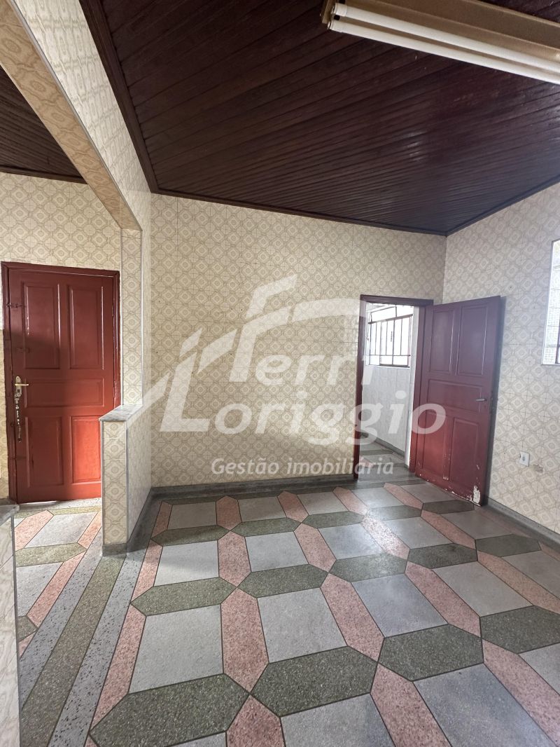 Casa com 3 quartos e 1 banheiro à venda no bairro Campo do Galvao, Guaratingueta