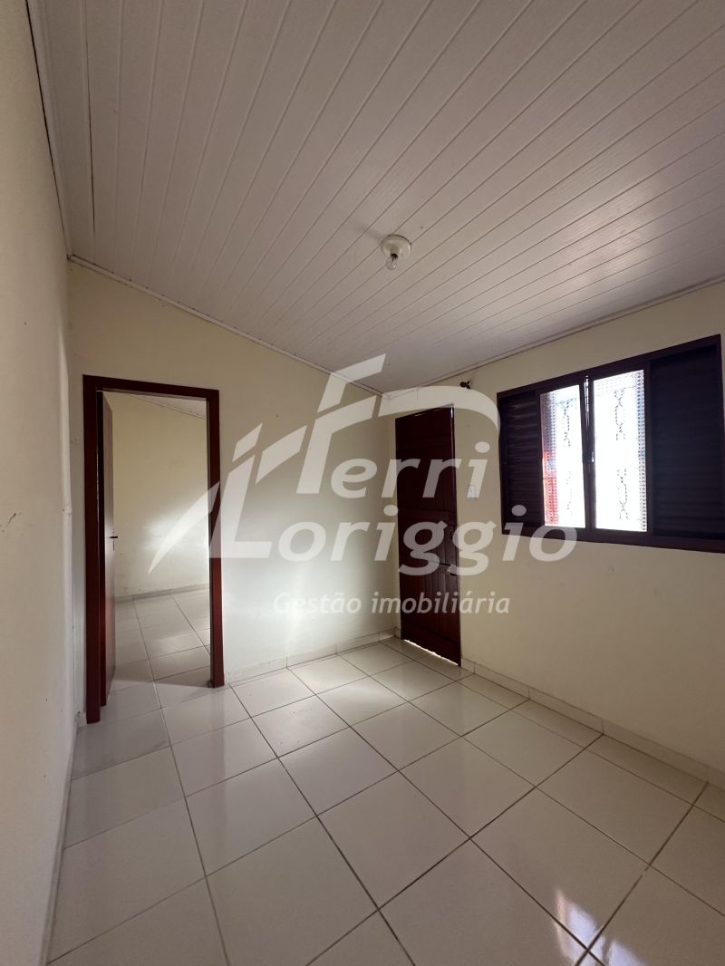 Casa com 3 quartos e 1 banheiro à venda no bairro Campo do Galvao, Guaratingueta