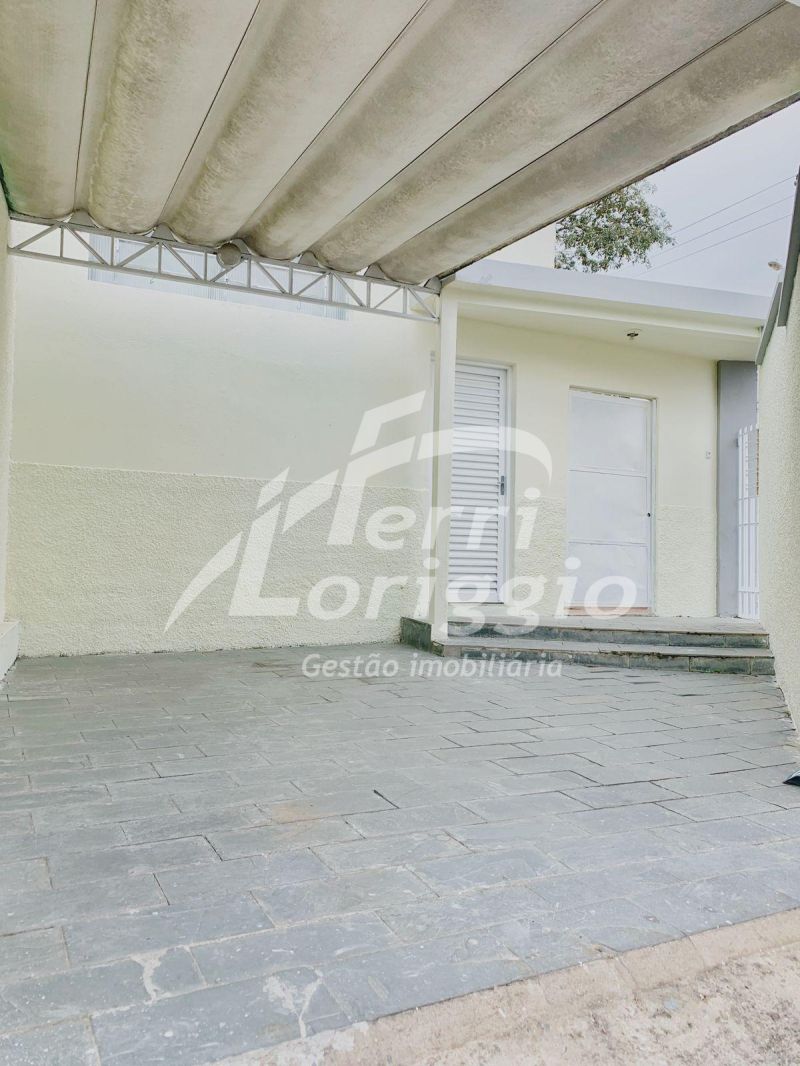 Casa com 182m² para alugar no bairro Pedregulho, Guaratingueta