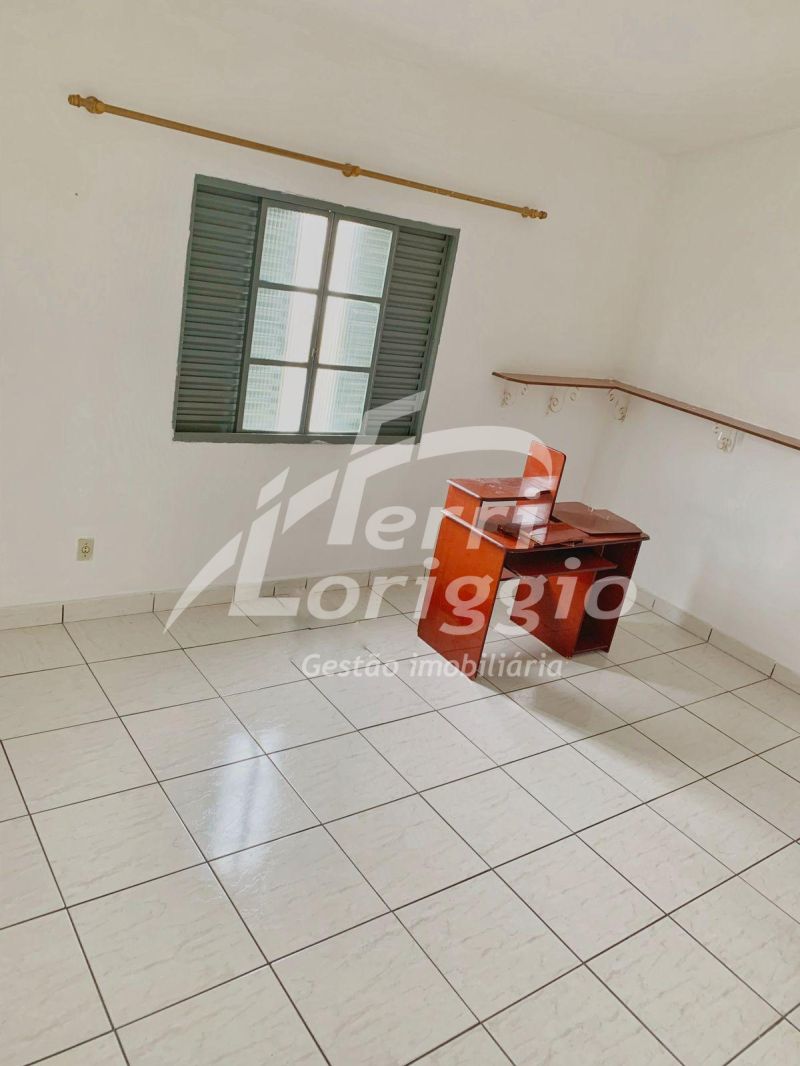 Casa com 182m² para alugar no bairro Pedregulho, Guaratingueta