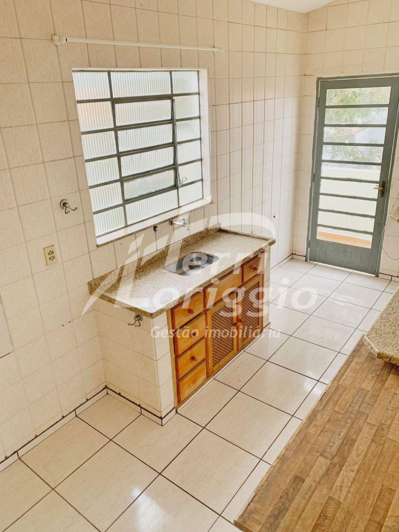 Casa com 182m² para alugar no bairro Pedregulho, Guaratingueta