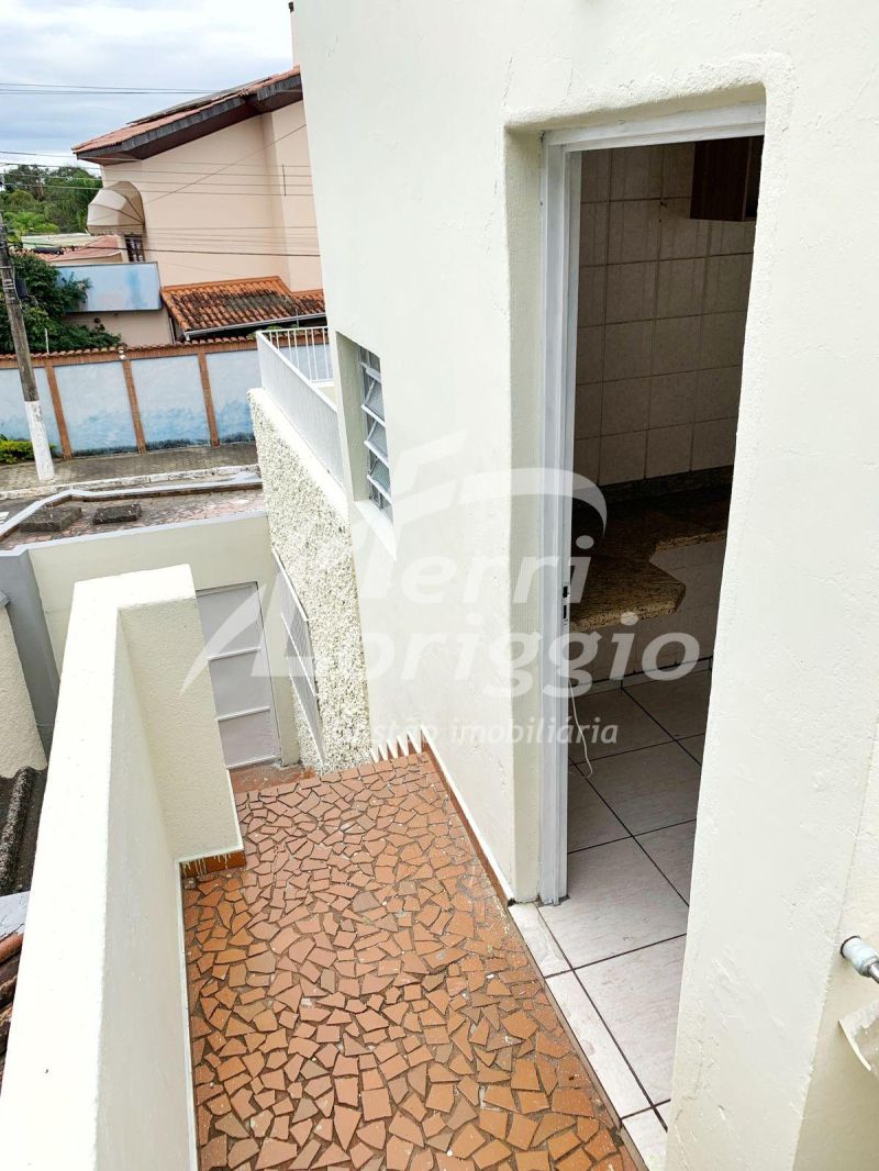 Casa com 182m² para alugar no bairro Pedregulho, Guaratingueta