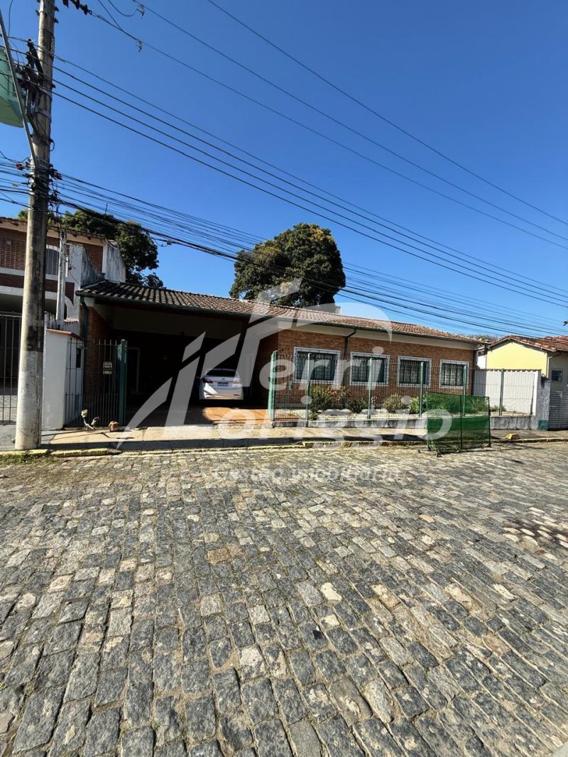Casa com 3 quartos e 3 banheiros à venda no bairro Pedregulho, Guaratingueta
