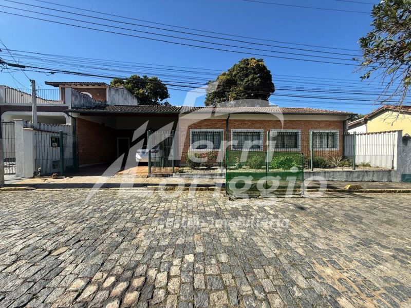 Casa com 3 quartos e 3 banheiros à venda no bairro Pedregulho, Guaratingueta