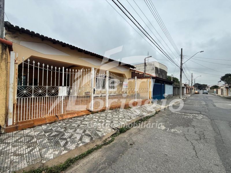 Casa com 3 quartos e 2 banheiros à venda no bairro Pedregulho, Guaratingueta