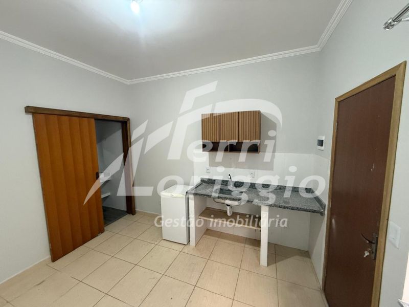 Kitnet com 1 quarto e 1 banheiro para alugar no bairro Jardim Bela Vista, Guaratingueta