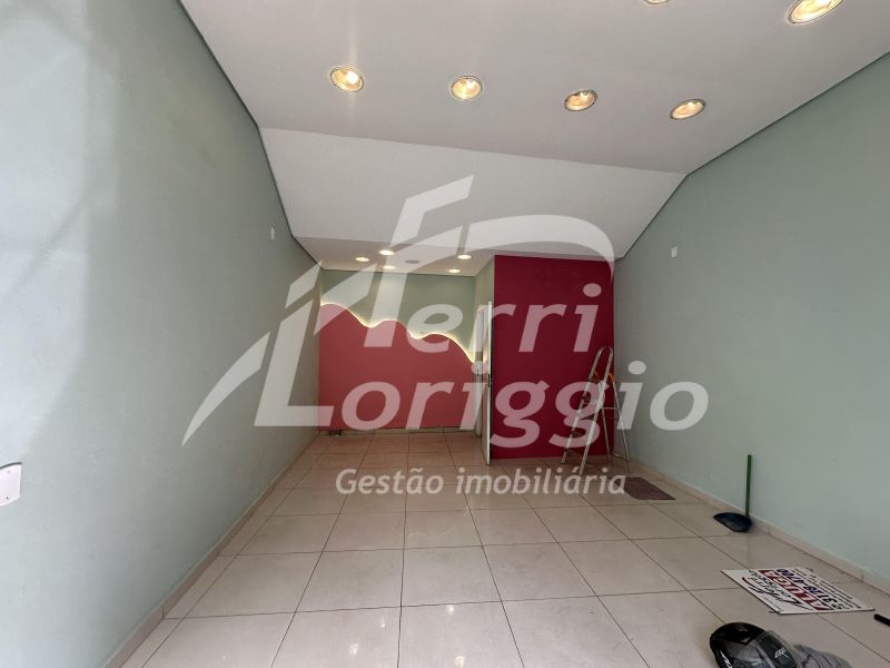 Ponto Comercial com 1 banheiro e 72m² para alugar no bairro Centro, Guaratingueta