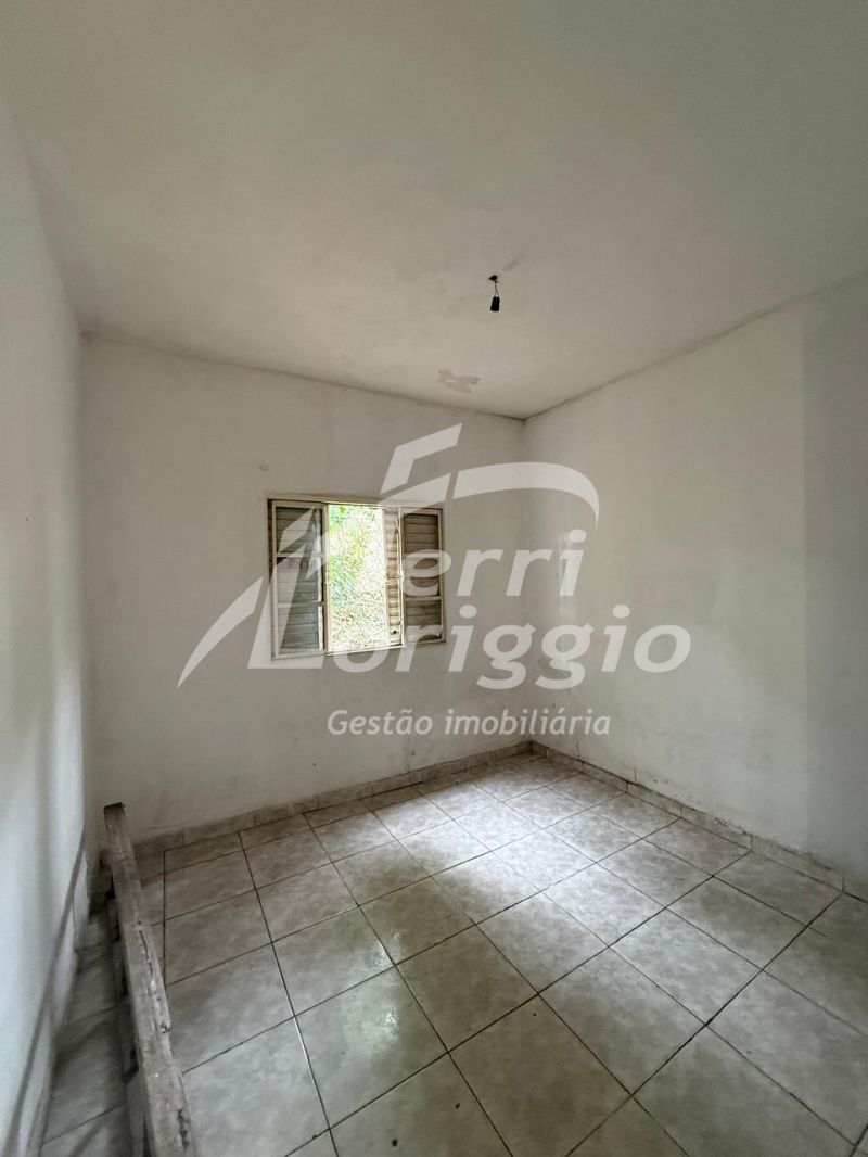 Casa com 2 quartos e 1 banheiro para alugar no bairro Figueira, Guaratingueta