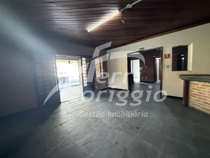Casa com 3 quartos e 4 banheiros para alugar no bairro Pedregulho, Guaratingueta