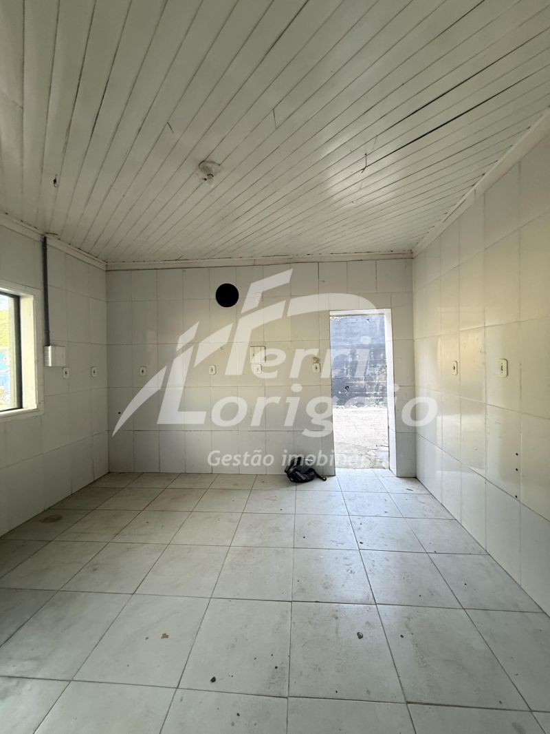 Casa com 3 quartos e 4 banheiros para alugar no bairro Pedregulho, Guaratingueta