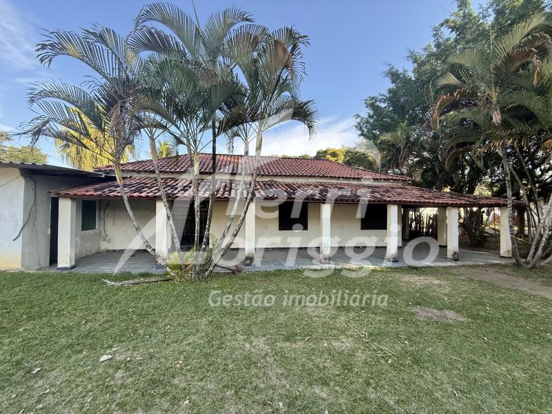 Casa com 3 quartos e 4 banheiros para alugar no bairro Pedregulho, Guaratingueta