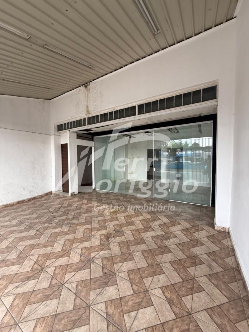 Ponto Comercial com 168m² para alugar no bairro Centro, Guaratingueta