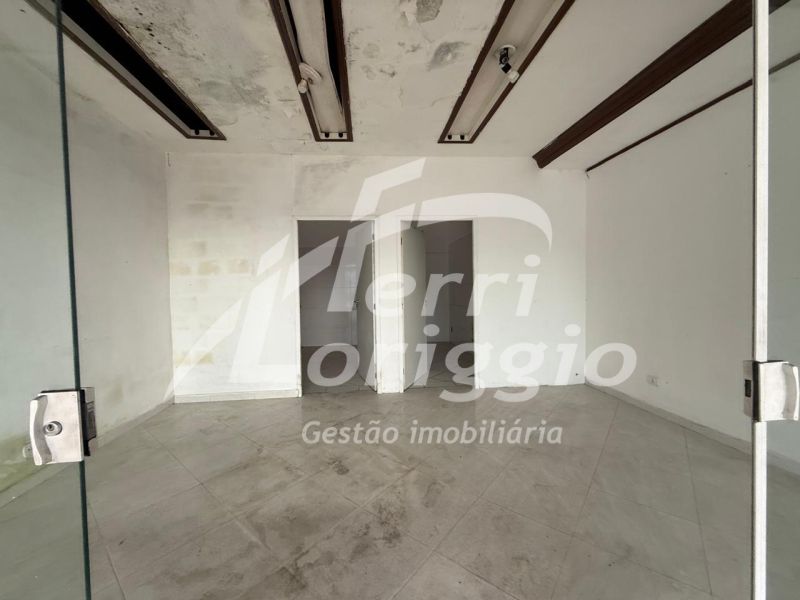 Ponto Comercial com 168m² para alugar no bairro Centro, Guaratingueta