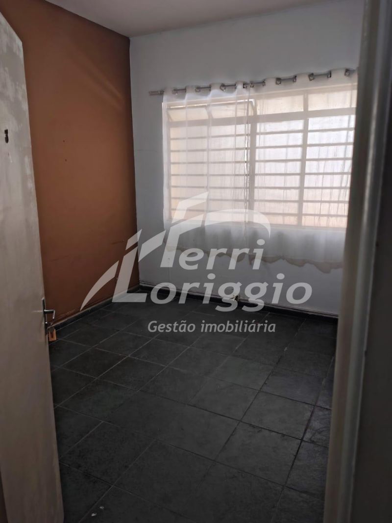 Sala com 1 banheiro e 16m² para alugar no bairro Centro, Guaratingueta
