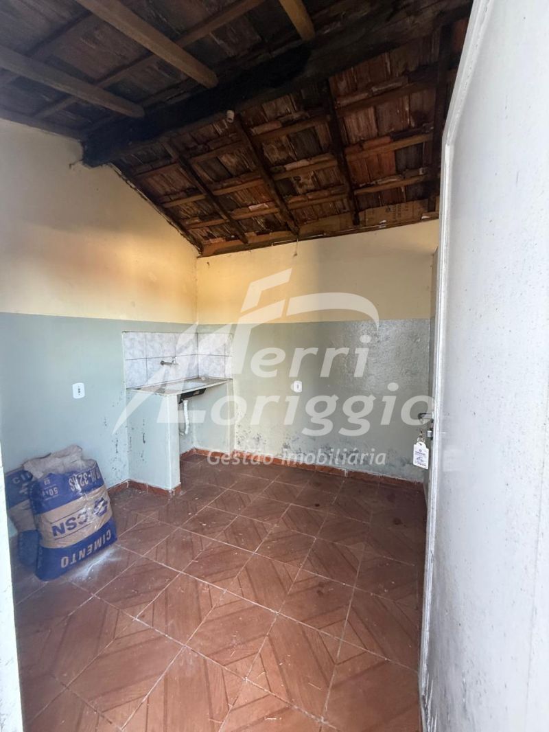 Casa com 1 quarto e 1 banheiro para alugar no bairro Pedreira, Guaratingueta