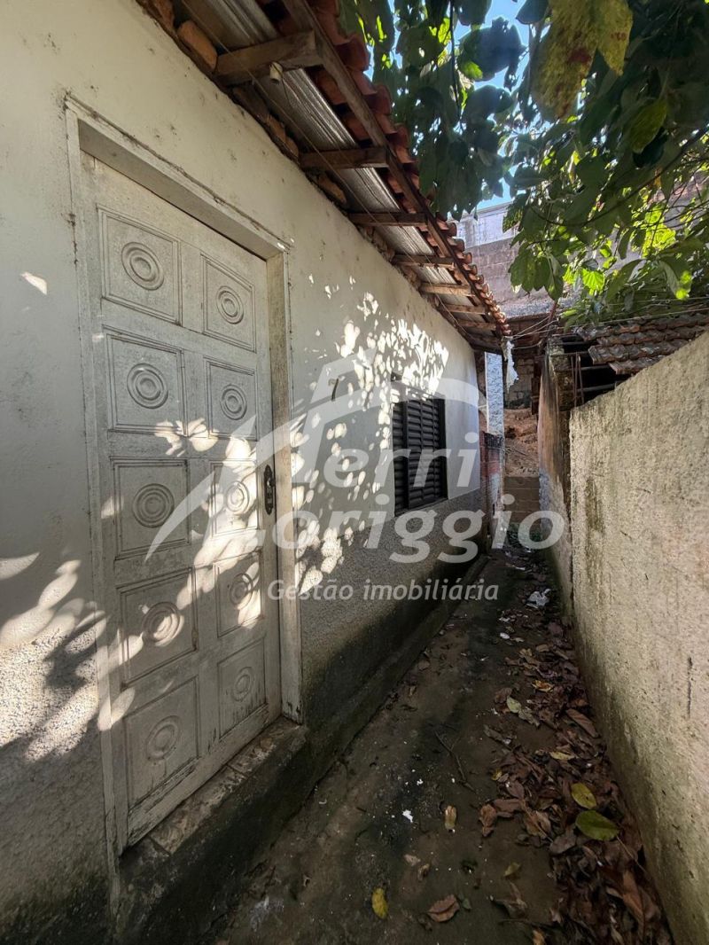 Casa com 2 quartos e 1 banheiro para alugar no bairro Pedreira, Guaratingueta