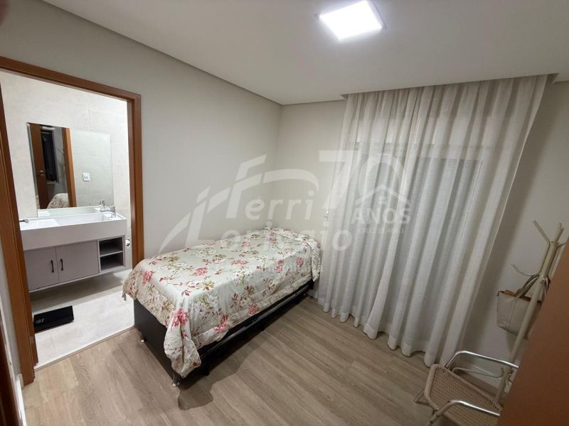 Apartamento com 3 quartos, 2 banheiros e 140m² à venda no bairro Vila Paraiba, Guaratingueta