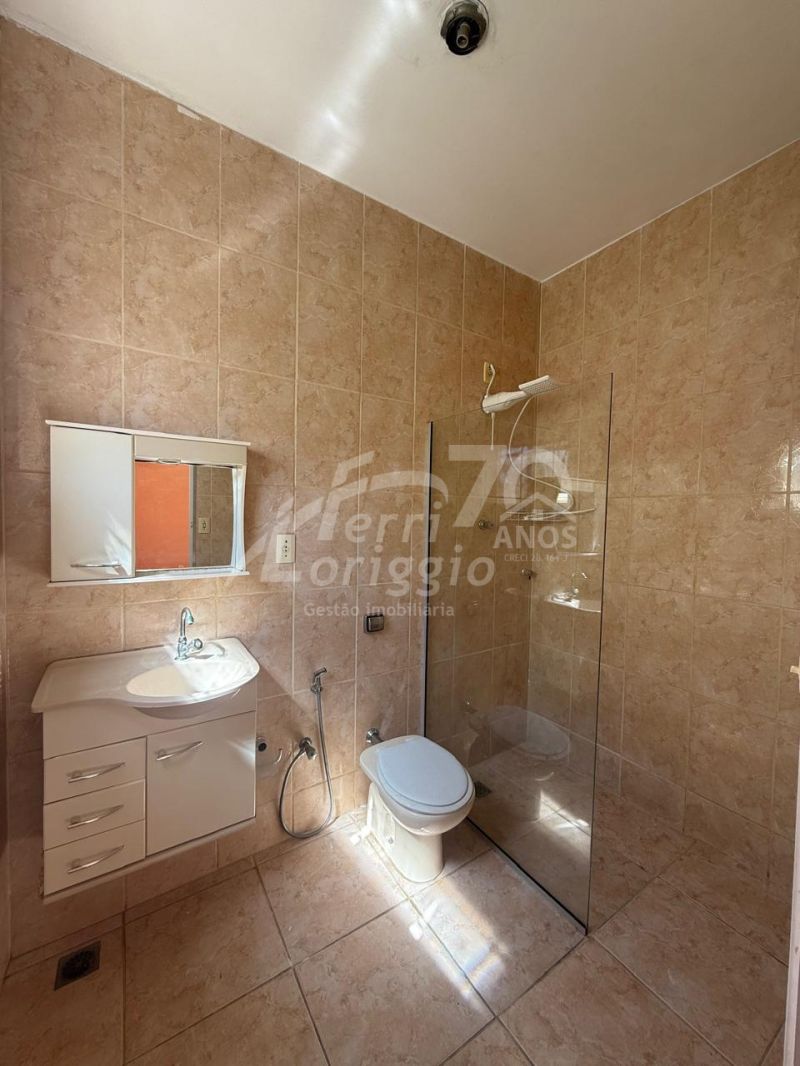 Apartamento com 2 quartos e 1 banheiro para alugar no bairro Parque Sao Francisco, Guaratingueta