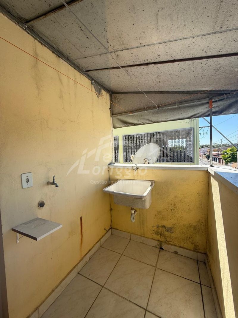 Apartamento com 2 quartos e 1 banheiro para alugar no bairro Parque Sao Francisco, Guaratingueta