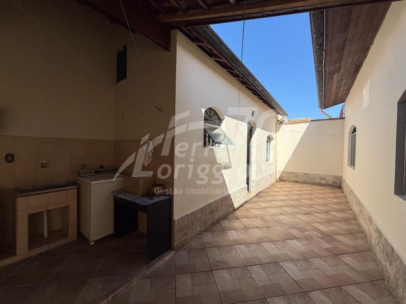 Casa com 3 quartos, 2 banheiros e 187m² à venda no bairro Parque das Arvores, Guaratingueta