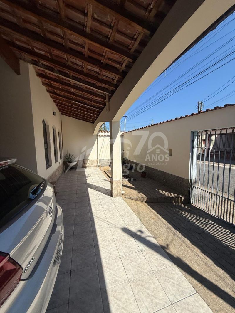 Casa com 3 quartos, 2 banheiros e 187m² à venda no bairro Parque das Arvores, Guaratingueta