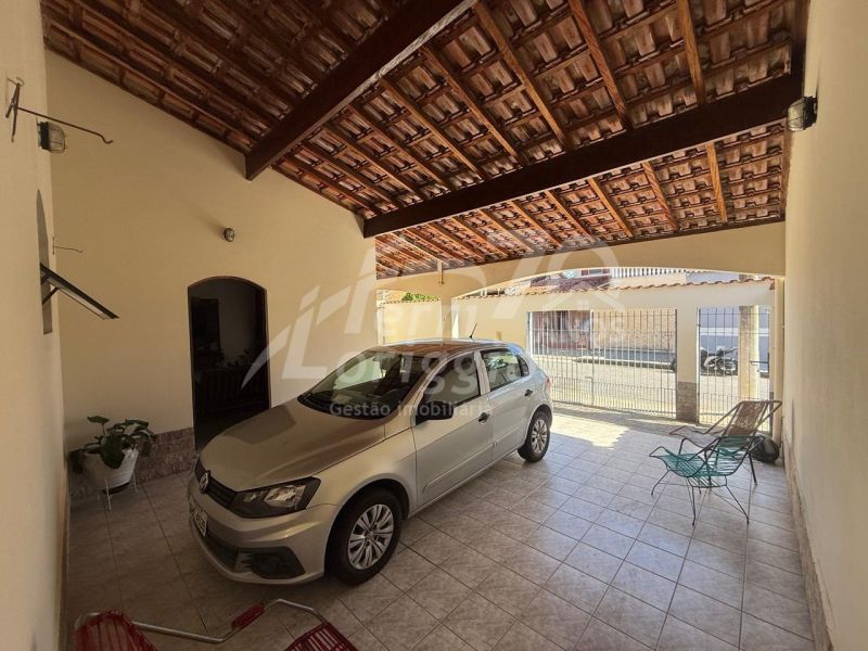 Casa com 3 quartos, 2 banheiros e 187m² à venda no bairro Parque das Arvores, Guaratingueta