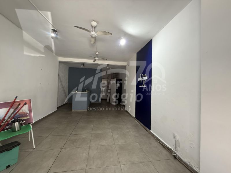 Ponto Comercial com 2 banheiros e 53m² para alugar no bairro Centro, Guaratingueta