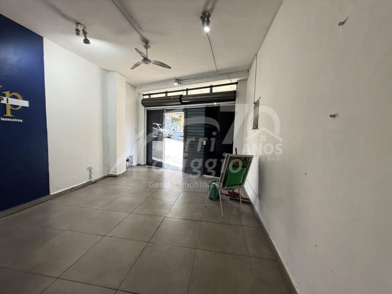 Ponto Comercial com 2 banheiros e 53m² para alugar no bairro Centro, Guaratingueta