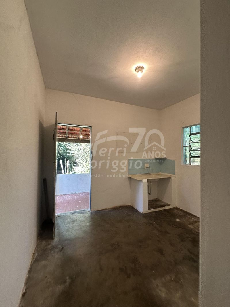 Casa com 5 quartos, 2 banheiros e 282m² para alugar no bairro Sao Manoel, Guaratingueta