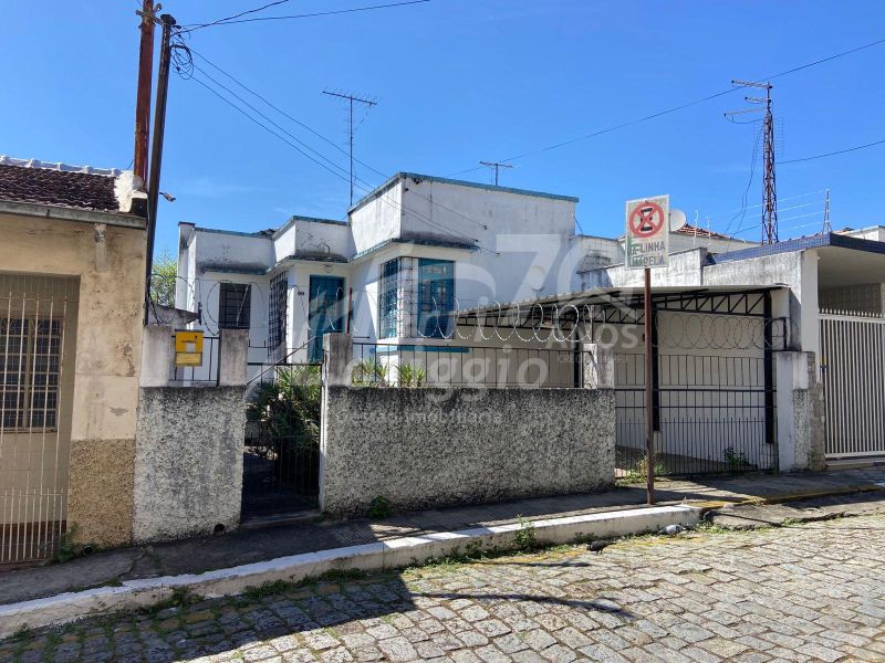 Casa com 2 quartos, 2 banheiros e 140m² à venda no bairro Centro, Guaratingueta