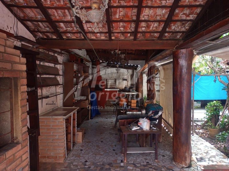 Casa com 3 quartos, 2 banheiros e 150m² à venda no bairro Pedregulho, Guaratingueta